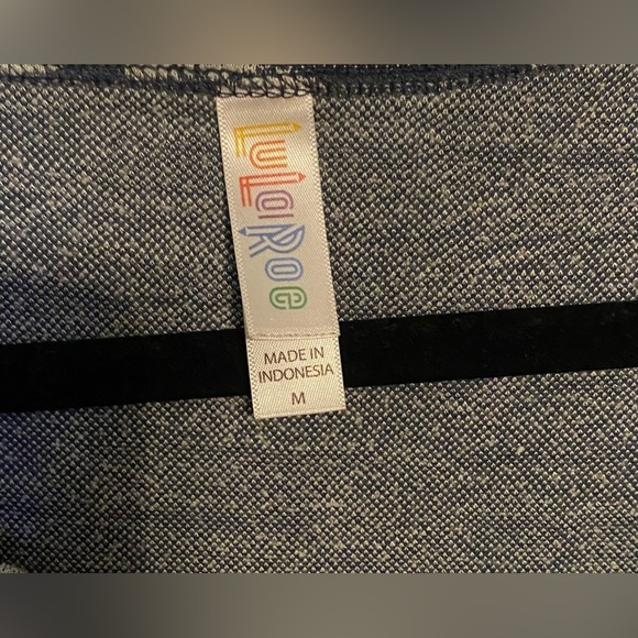 Lularoe Classic-T X-Small Blue w/ Cream Colored Bamboo  Overlay, Medium - Picture 3 of 5